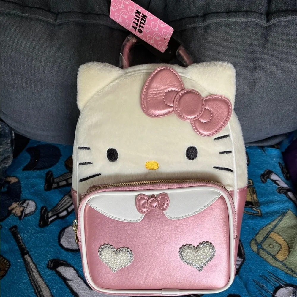 Hello Kitty Backpack - Picture 1 of 3